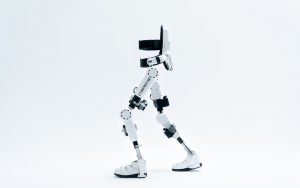 Japon Cyberdyne’ın Hybrid Assistive Limb – HAL (Yardımcı Hibrid Uzuv) adıyla ürettiği dış iskelet.